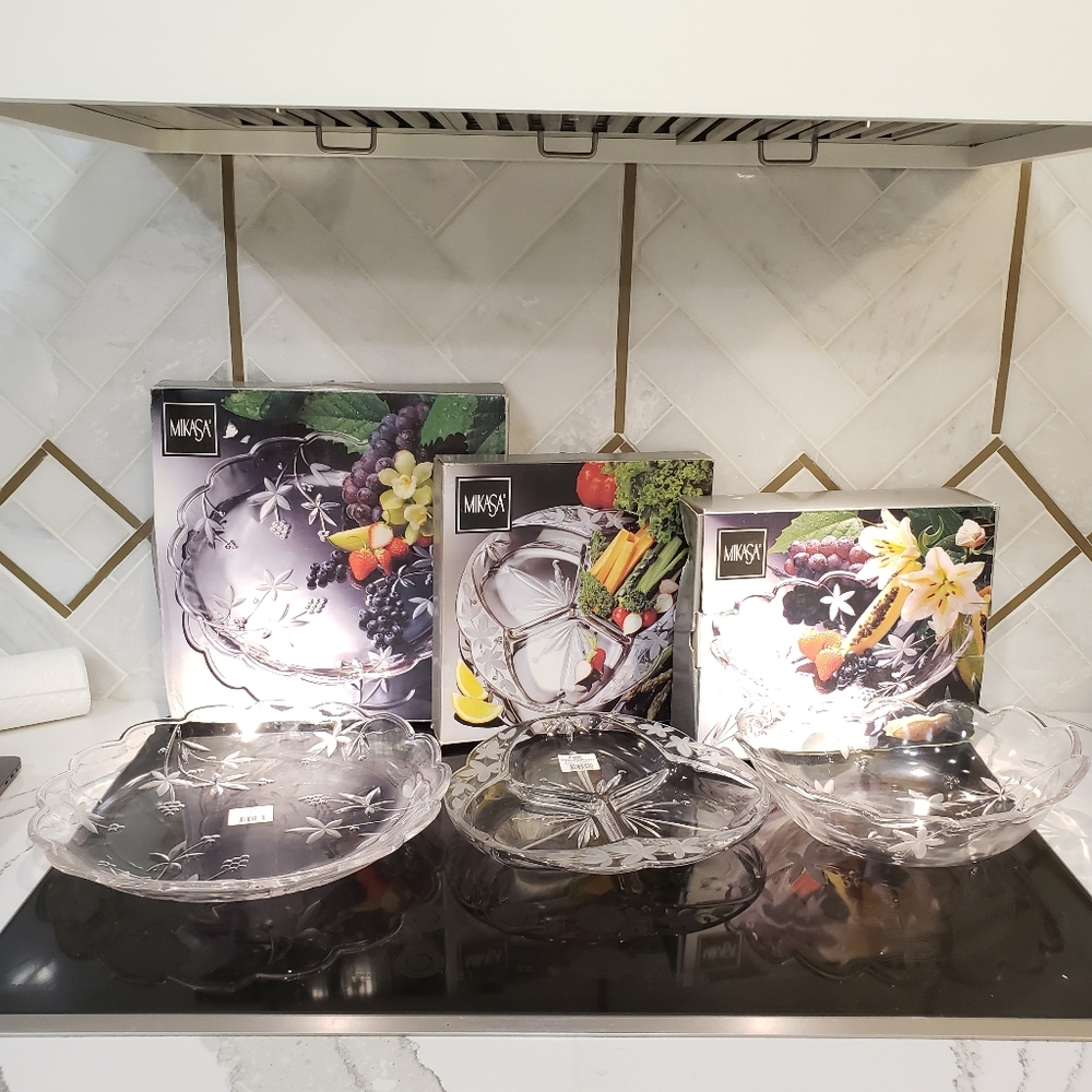 Mikasa set of 3 large glass serving dishes floral